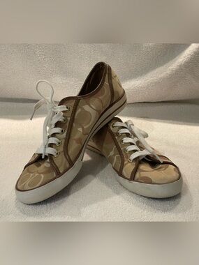 Coach Women's Signature Canvas “DEE” Low-Top Sneakers in Beige and White